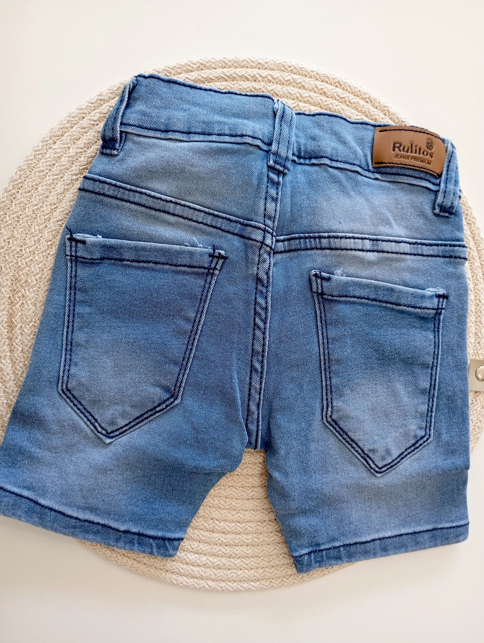 Bermuda Jeans Desgaste Celeste - Image 2